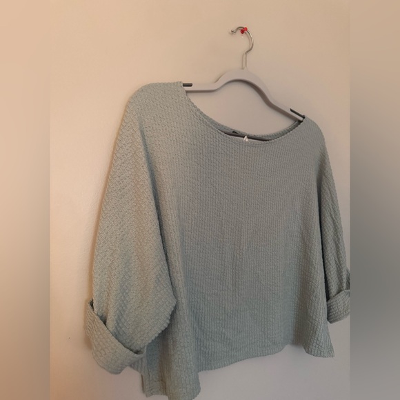 Caution to the Wind cropped lightweight sweater - Picture 2 of 5